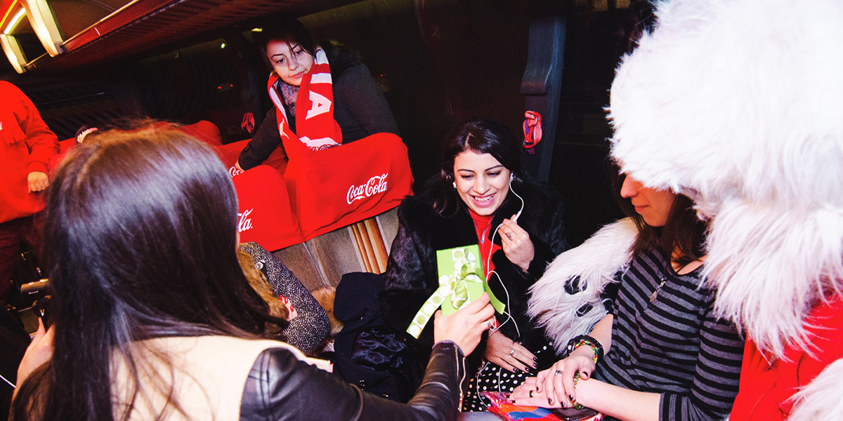 COCA-COLA HAPPINESS BUS 